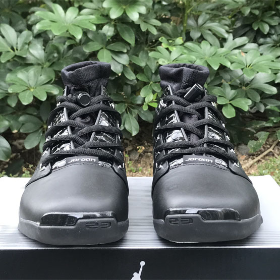 Jordan Air yordan 17 0G Low Black Chrome Sneaker    303891-004 - DopestKickz