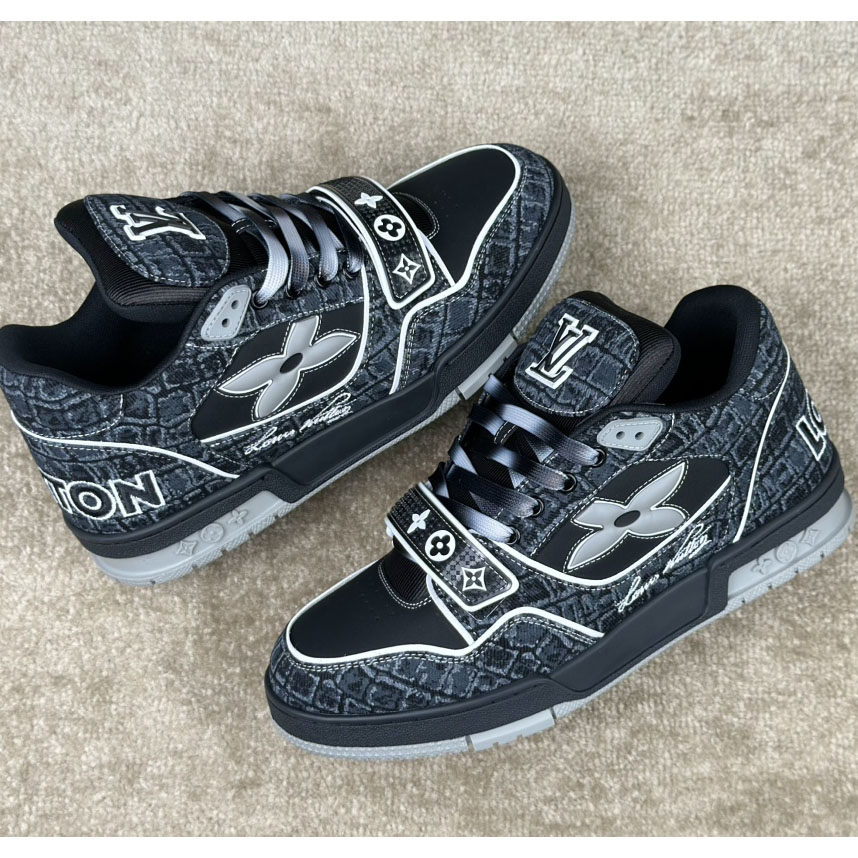 Louis Vuitton LV Trainer Sneaker  1ADE2V - DopestKickz