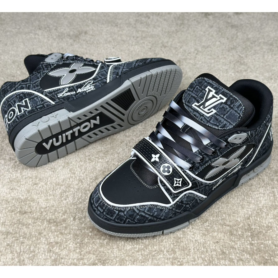 Louis Vuitton LV Trainer Sneaker  1ADE2V - DopestKickz