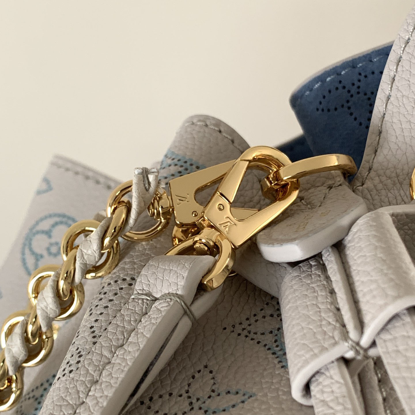 Louis Vuitton Bella Tote  M12127 - DopestKickz