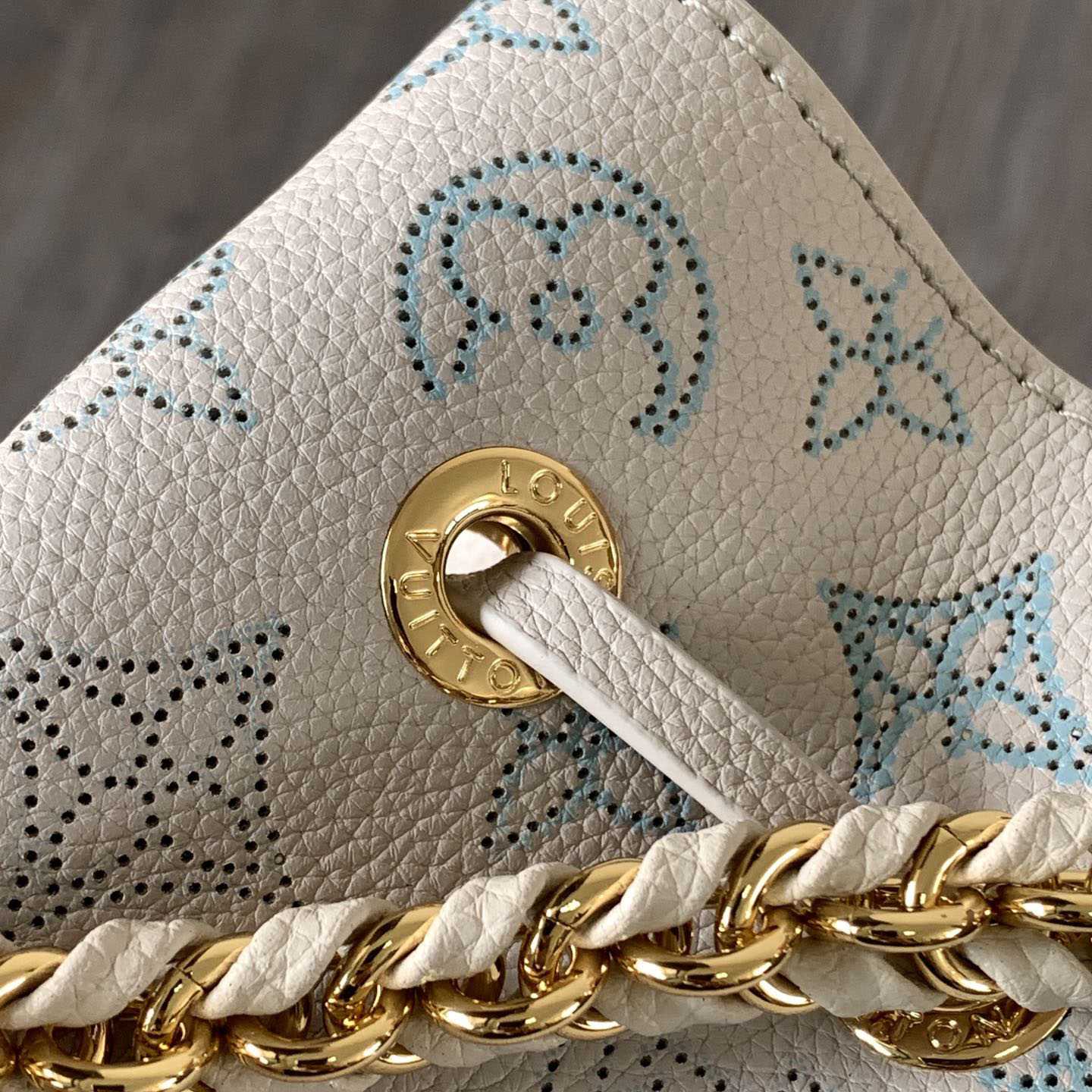 Louis Vuitton Bella Tote  M12127 - DopestKickz