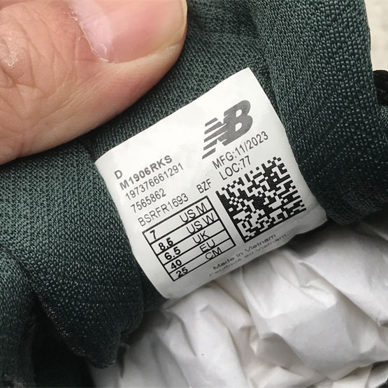 KITHx New Balance NB 1906R Sneakers      M1906RKS  - DopestKickz