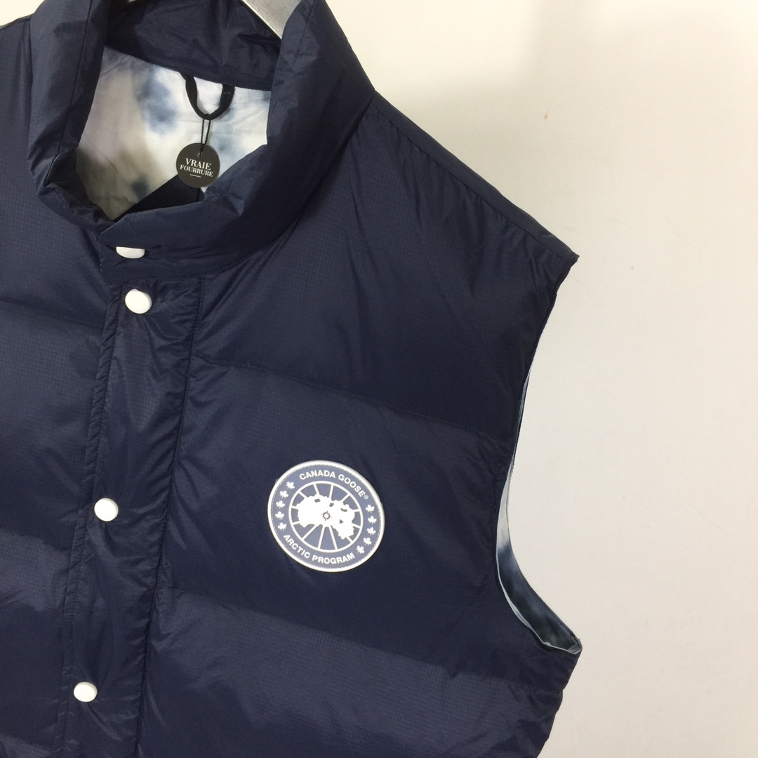 Canada Goose Down Vest - DopestKickz
