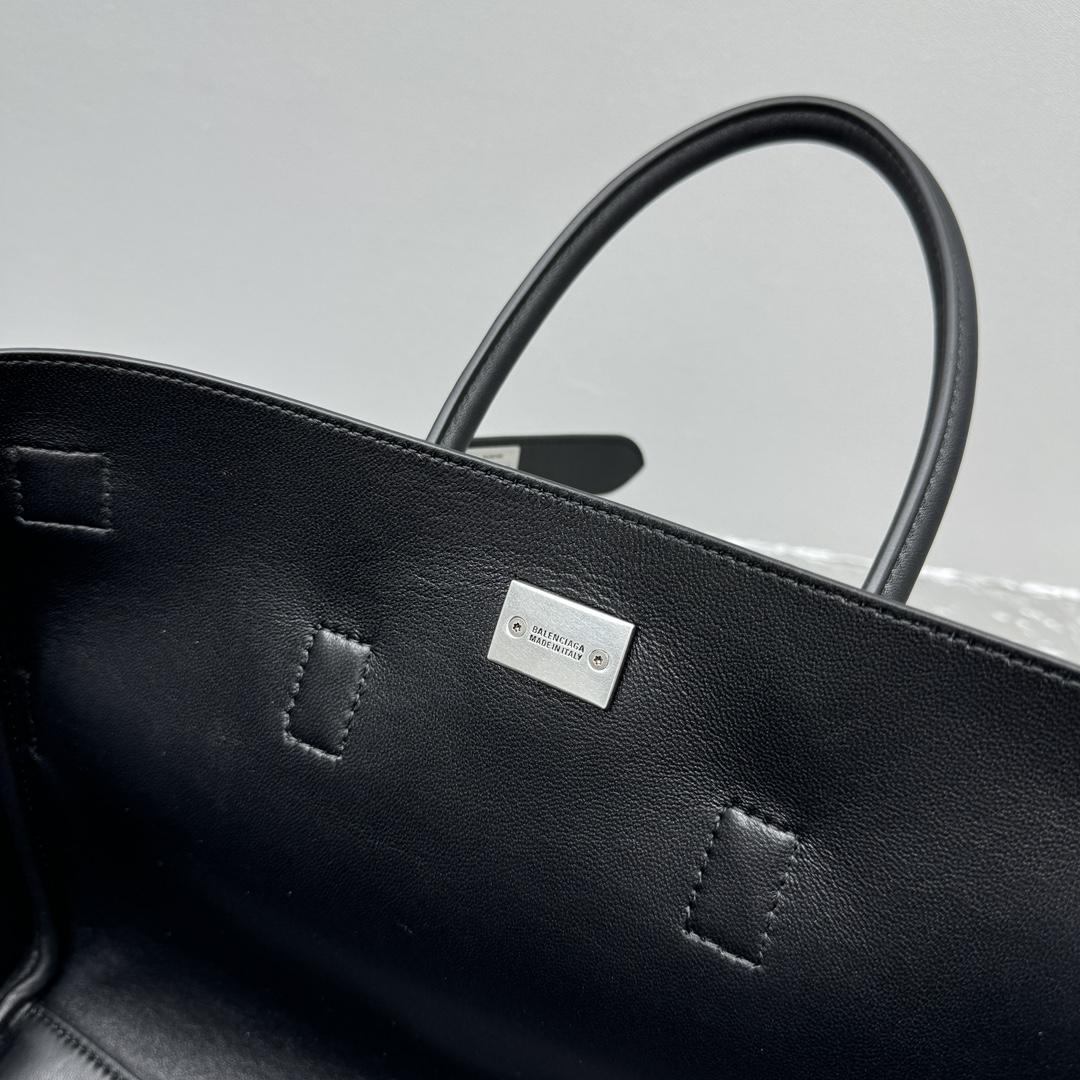 Balenciaga Bel Air Small Carry All Bag in black - DopestKickz