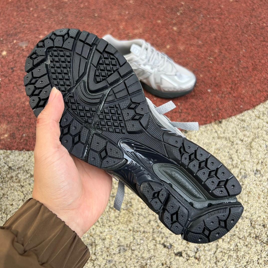 New Balance 1906R Sneakers      M1906AAF - DopestKickz