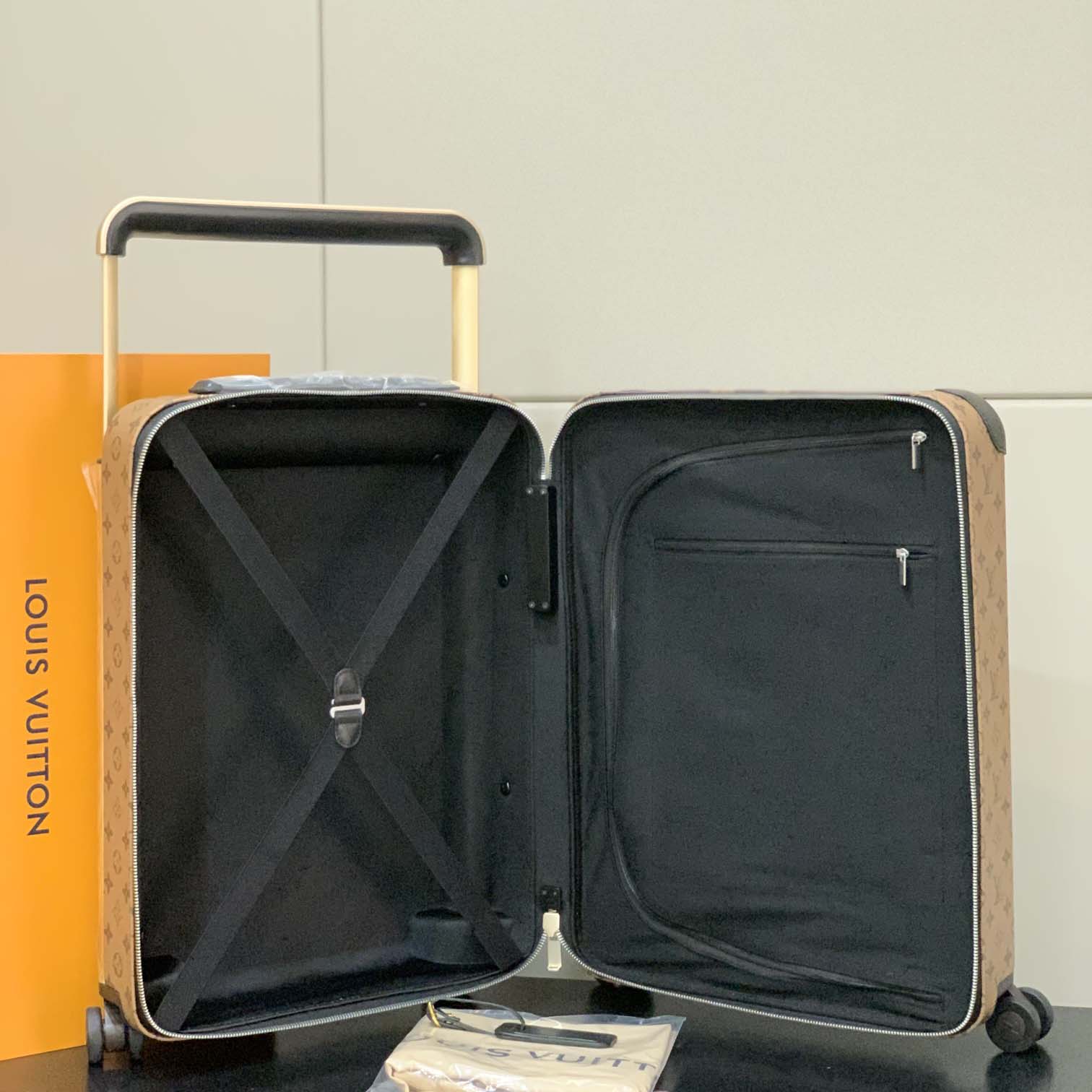 Louis Vuitton Horizon （38 x 55x 21 cm ） - DopestKickz