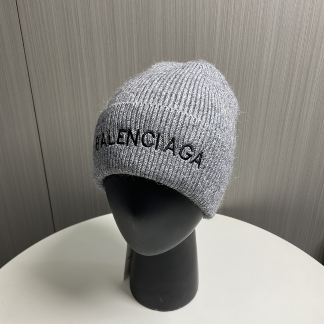 Balenciag Beanie  - DopestKickz