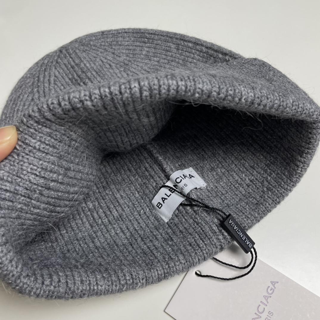 Balenciag Beanie  - DopestKickz