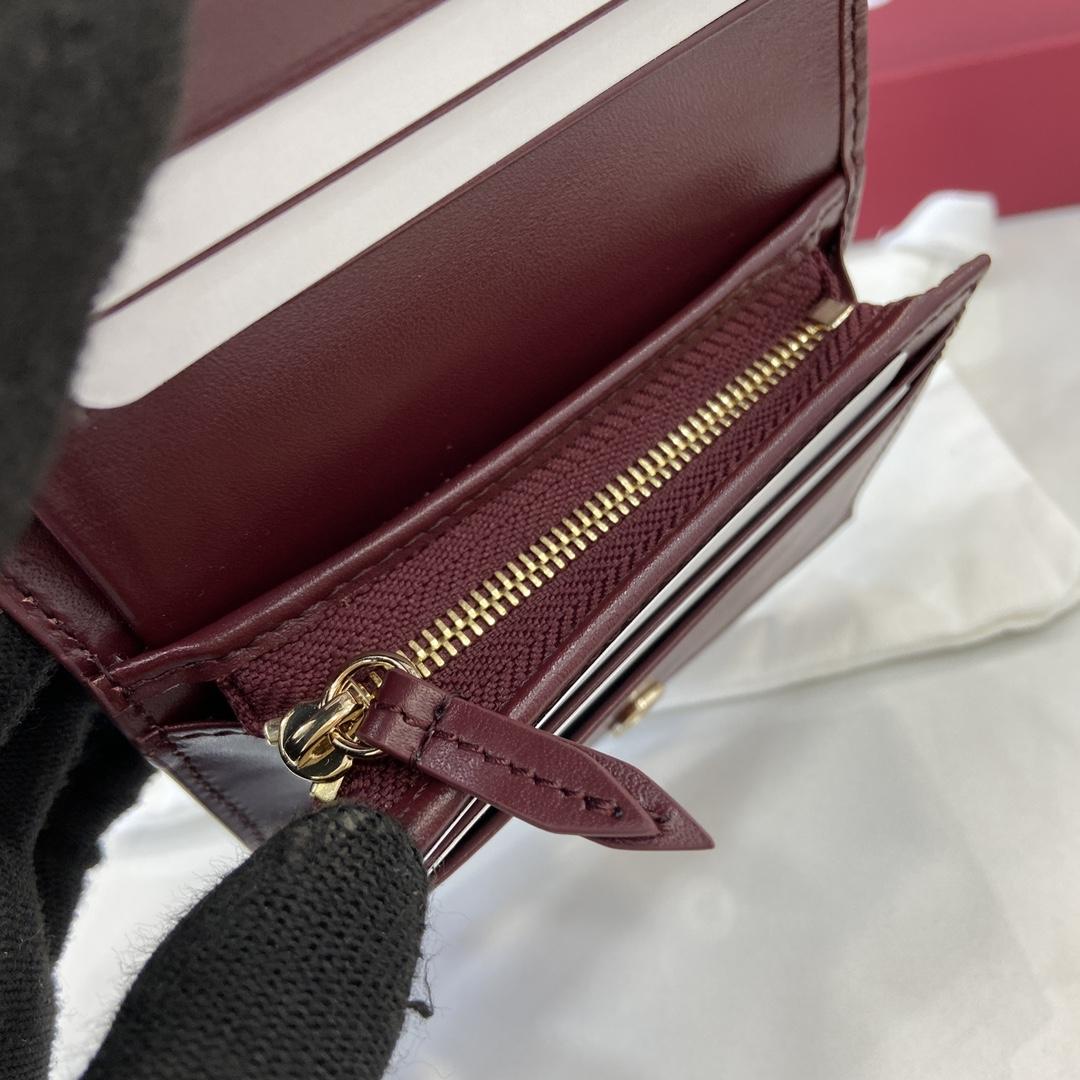 Gucci GG Mini Wallet With Dog Detail - DopestKickz