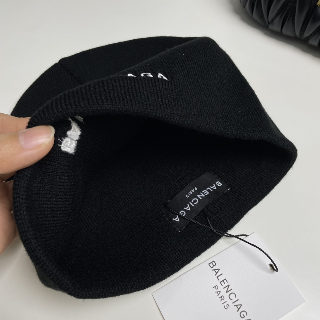 Balenciag Beanie  - DopestKickz