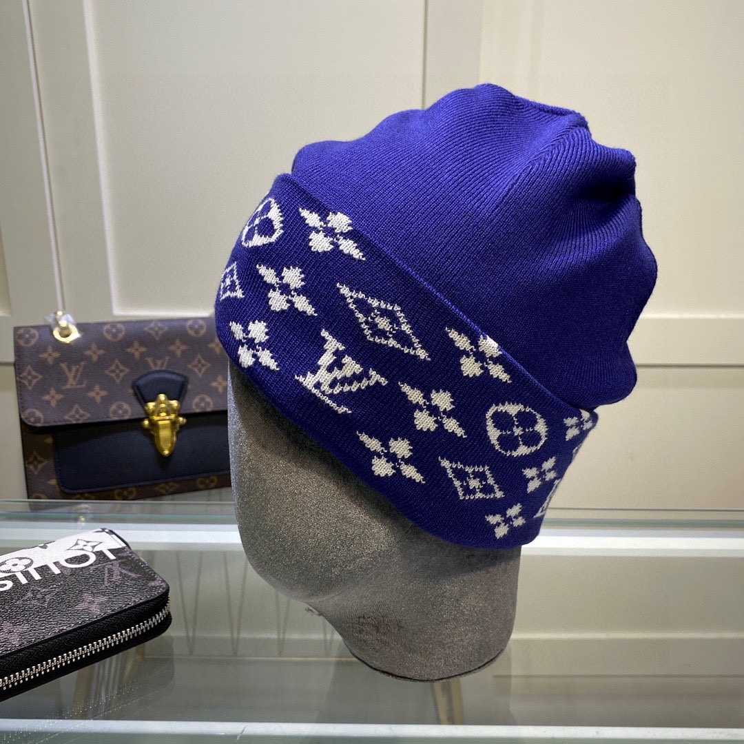Louis Vuitton Beanie - DopestKickz