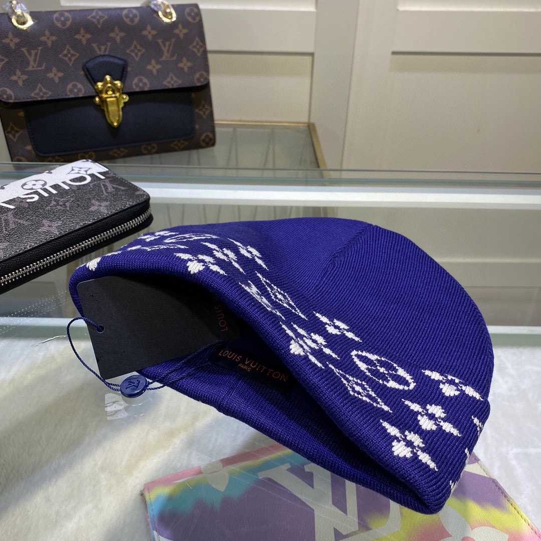 Louis Vuitton Beanie - DopestKickz