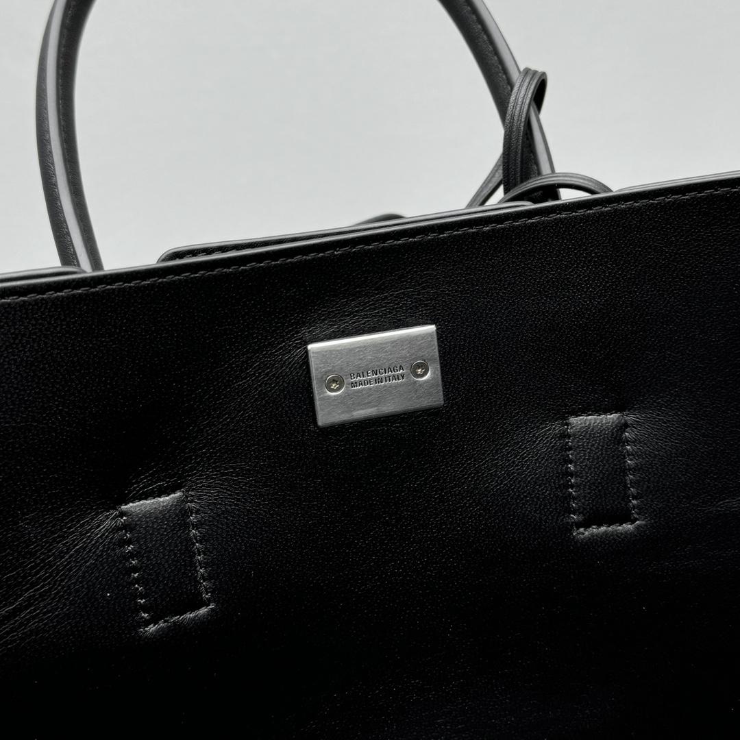 Balenciaga Bel Air Small Carry All Bag in black - DopestKickz