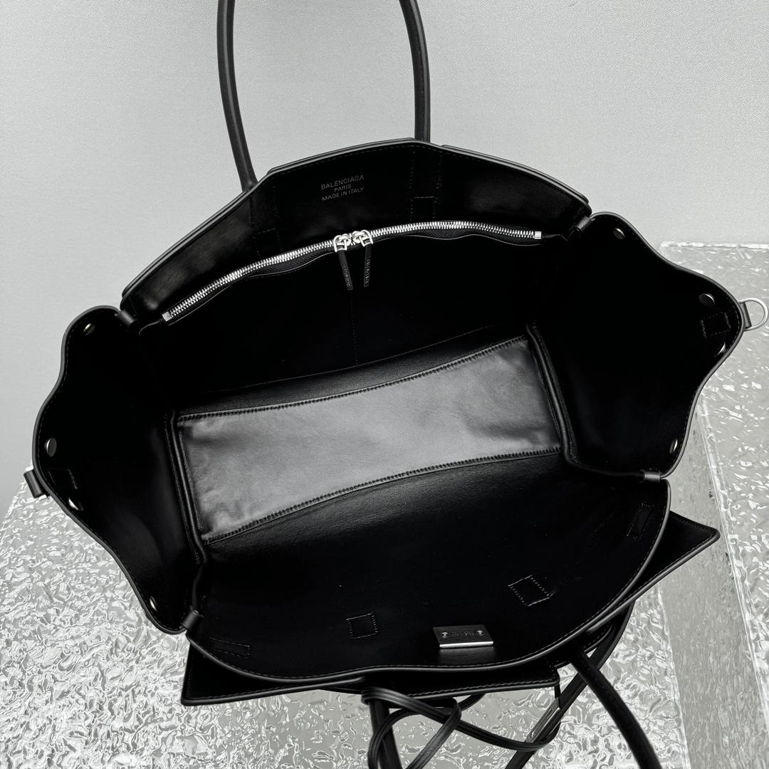 Balenciaga Bel Air Small Carry All Bag in black - DopestKickz