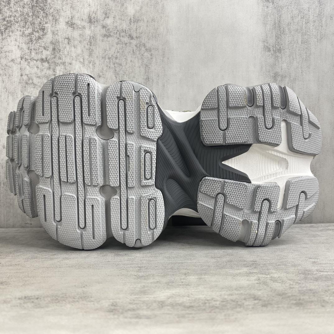 Balenciaga Cargo Sneaker - DopestKickz