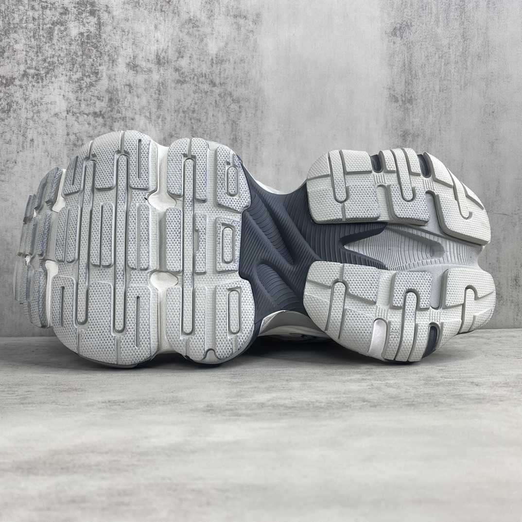 Balenciaga Cargo Sneaker - DopestKickz