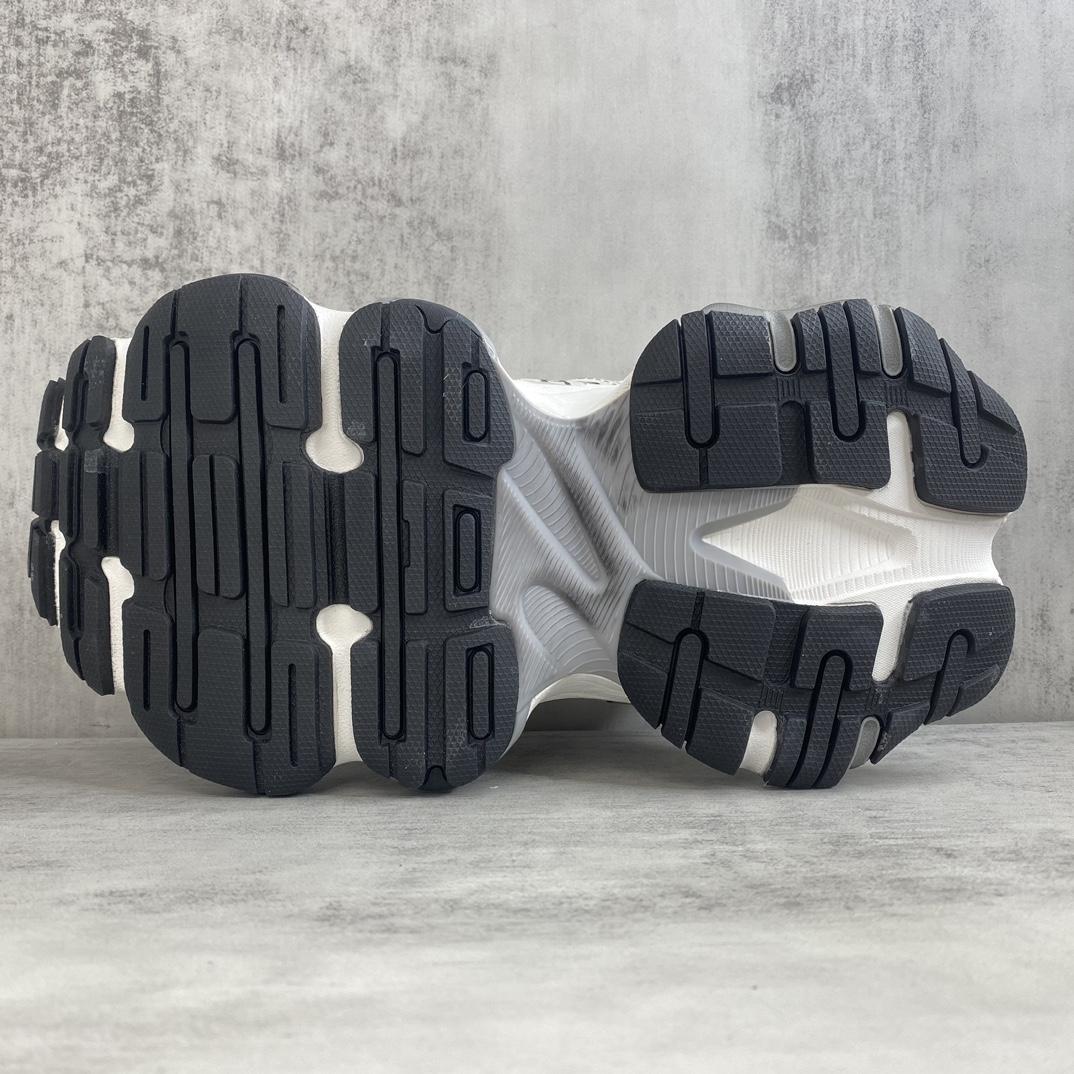 Balenciaga Cargo Sneaker - DopestKickz