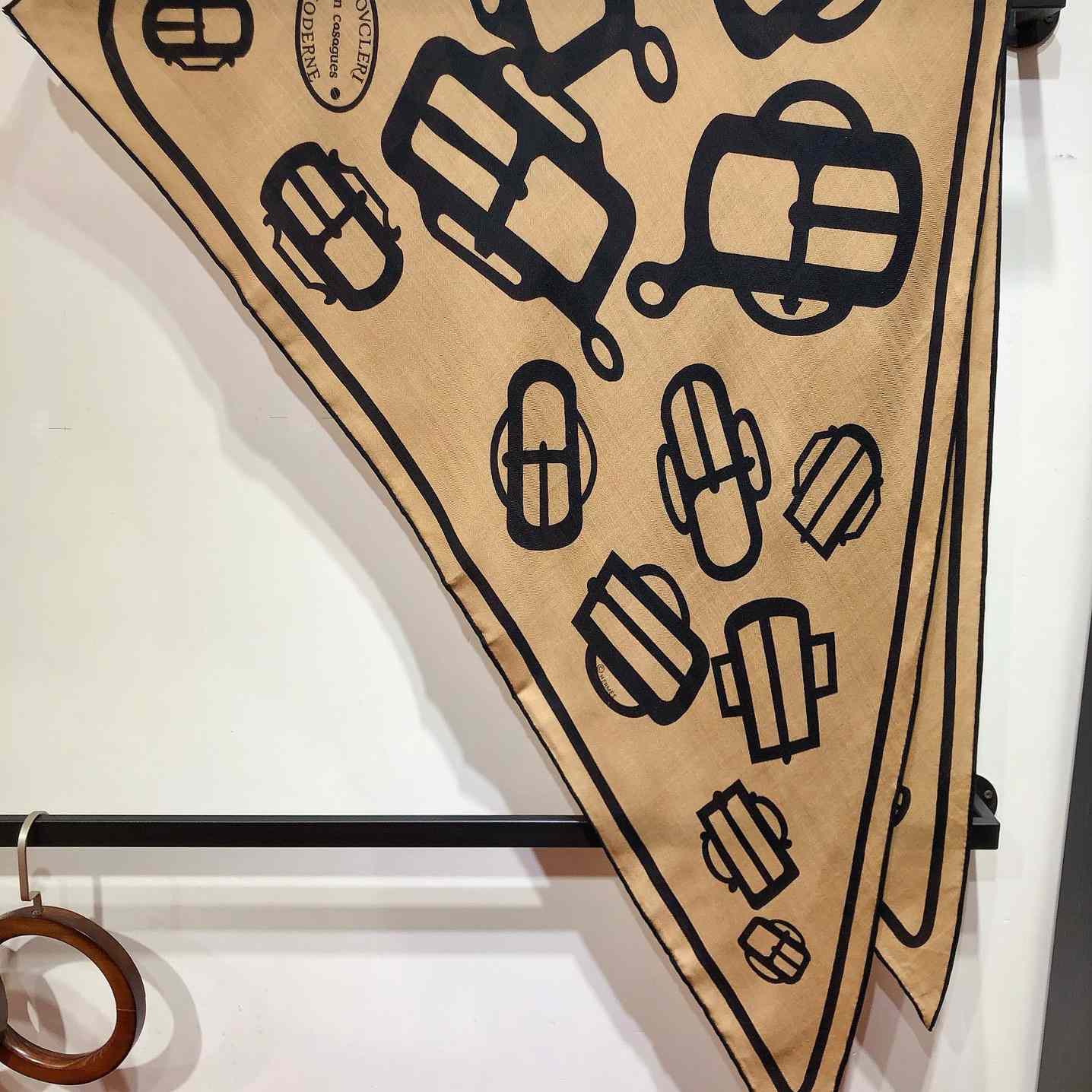 Hermes Bouclerie Moderne En Casaques Giant Triangle - DopestKickz