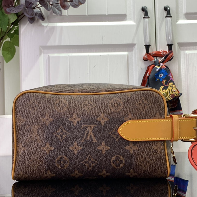 Louis Vuitton Locker Dopp Kit  M11765 - DopestKickz