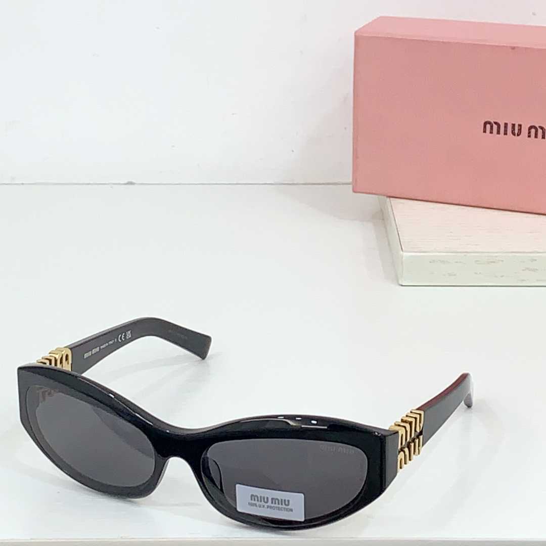 Miu Miu Miu Glimpse Sunglasses - DopestKickz