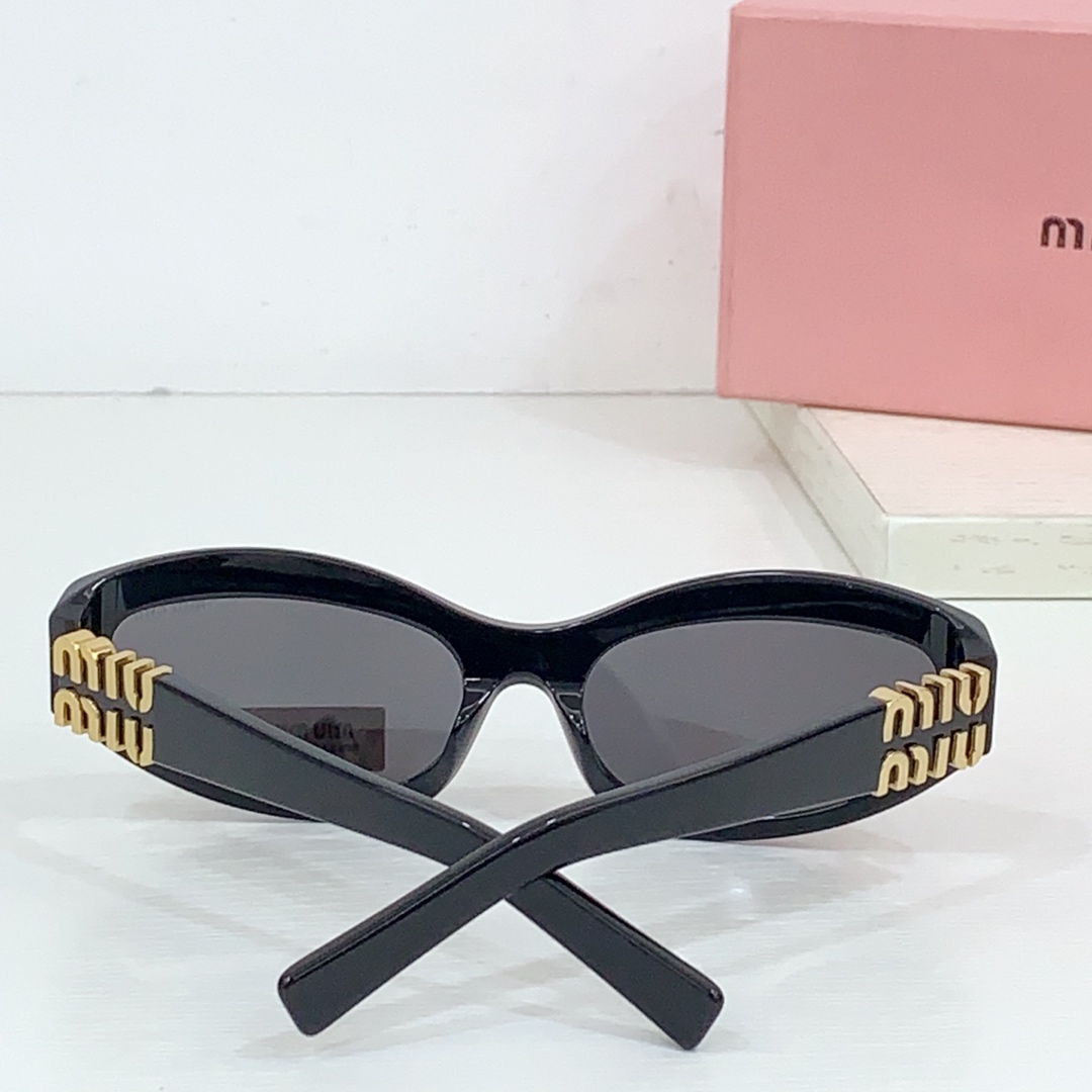 Miu Miu Miu Glimpse Sunglasses - DopestKickz