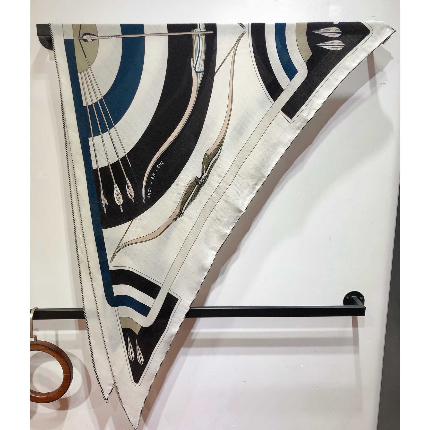 Hermes Giant Triangle - DopestKickz