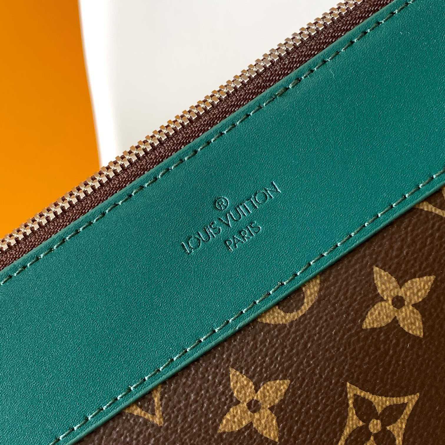 Louis Vuitton Pochette Voyage Souple    M13199 - DopestKickz