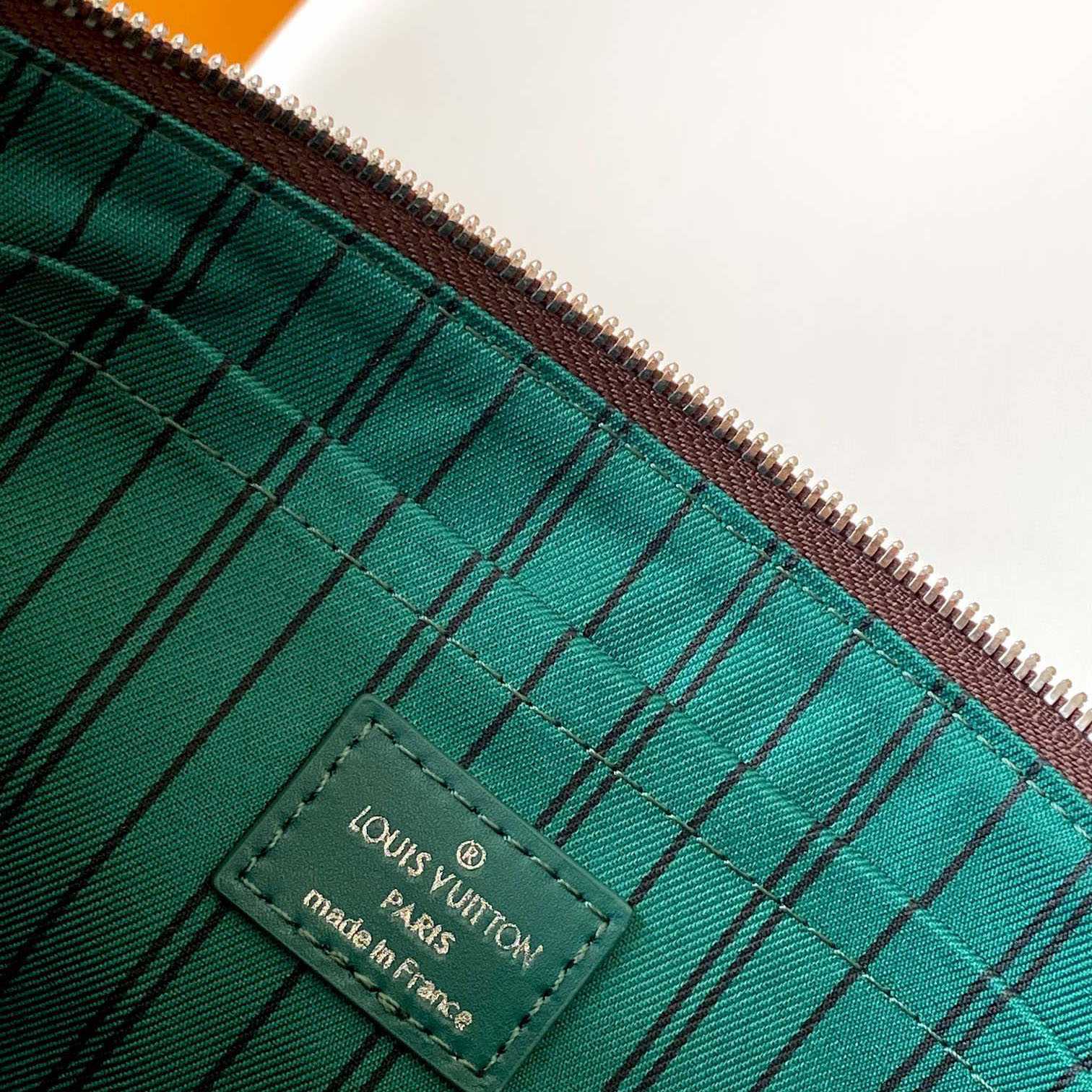 Louis Vuitton Pochette Voyage Souple    M13199 - DopestKickz