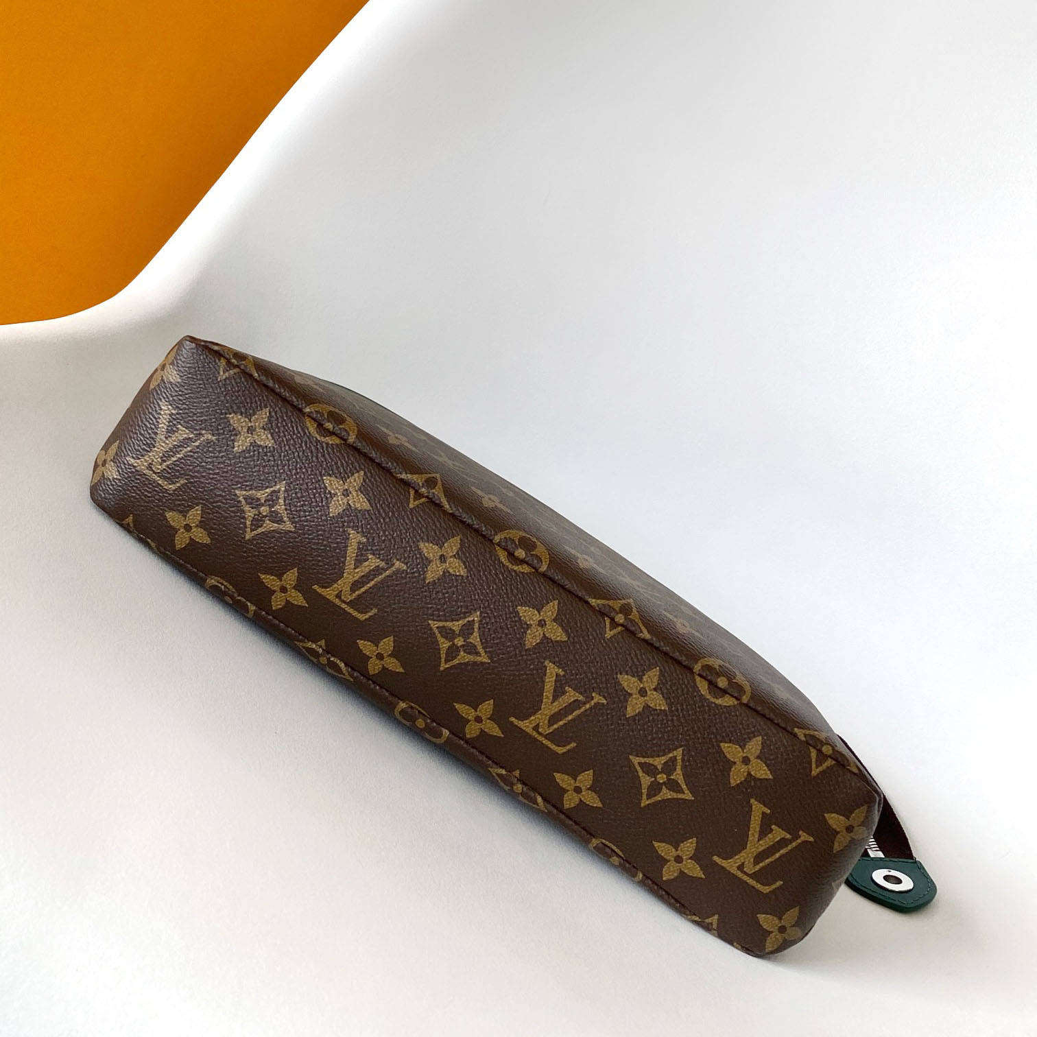 Louis Vuitton Pochette Voyage Souple    M13199 - DopestKickz
