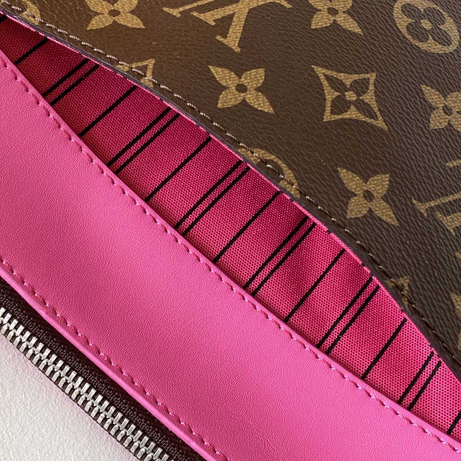 Louis Vuitton Pochette Voyage Souple    M13356 - DopestKickz