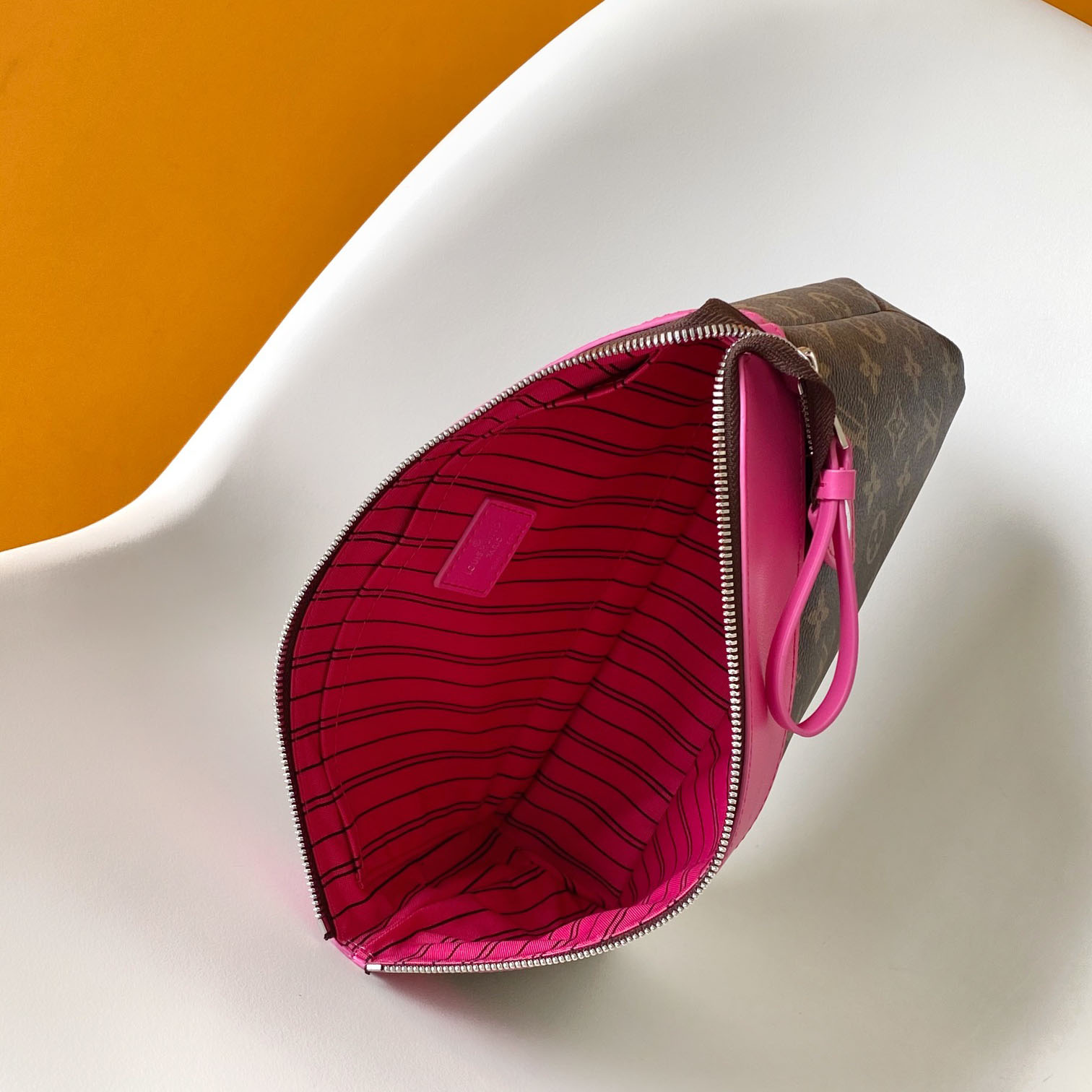 Louis Vuitton Pochette Voyage Souple    M13356 - DopestKickz