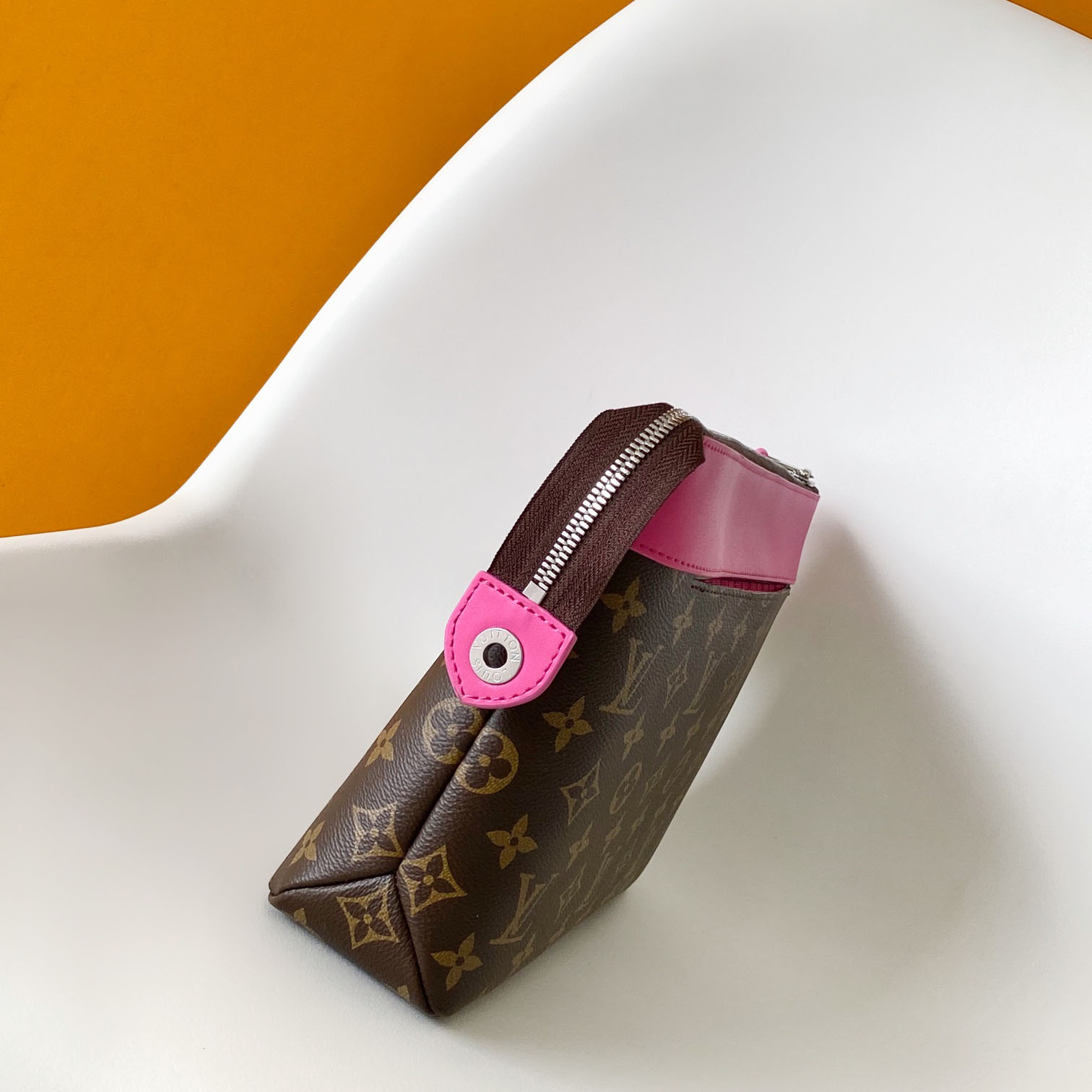 Louis Vuitton Pochette Voyage Souple    M13356 - DopestKickz