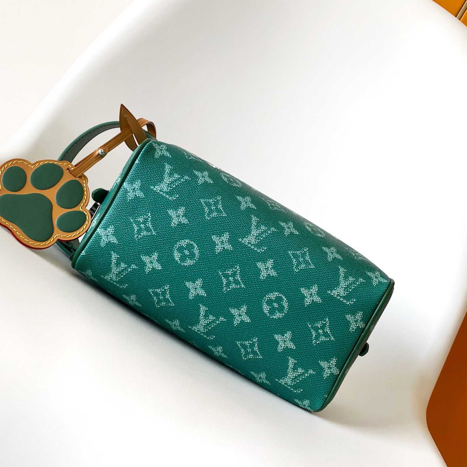 Louis Vuitton Locker Dopp Kit    M12688 - DopestKickz