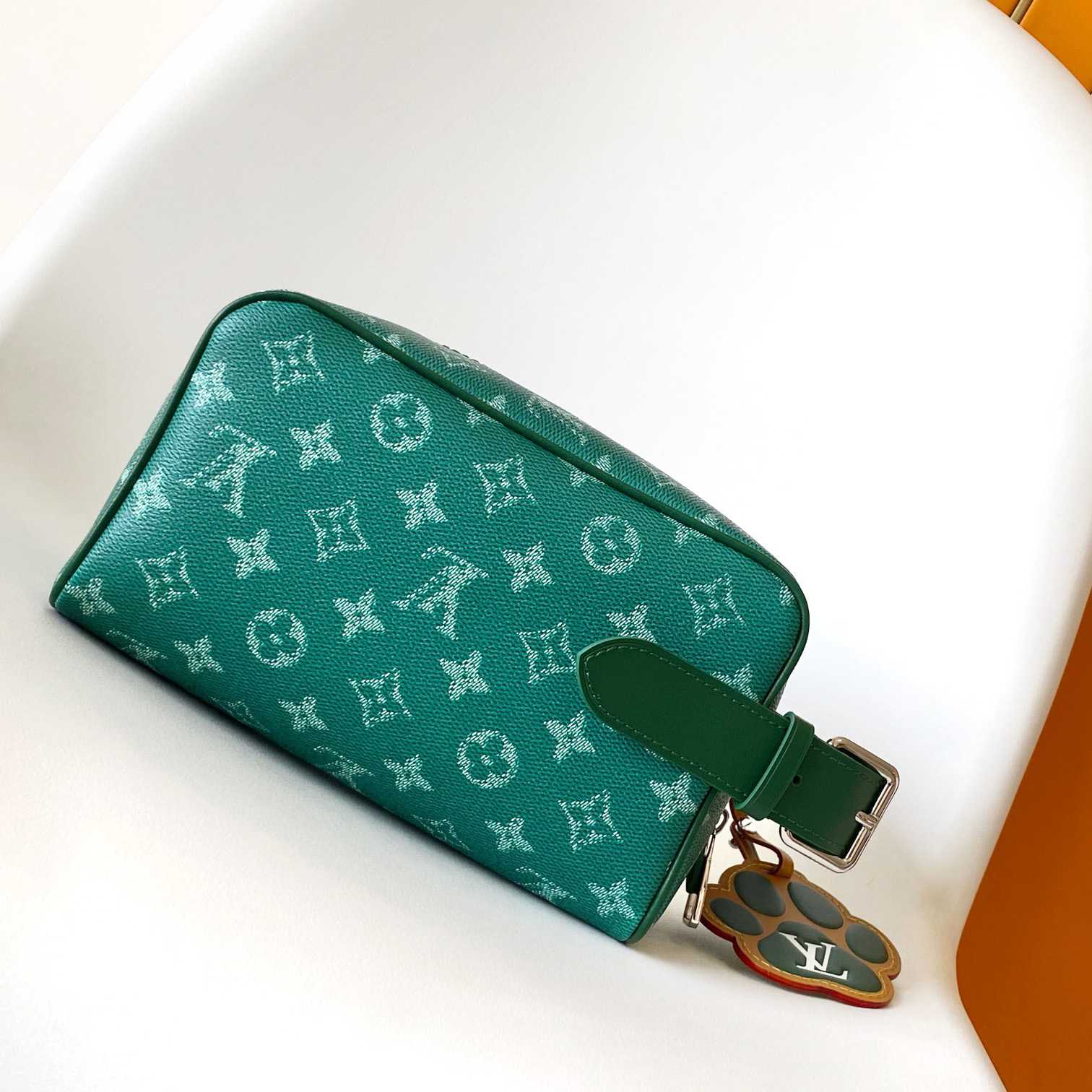 Louis Vuitton Locker Dopp Kit    M12688 - DopestKickz