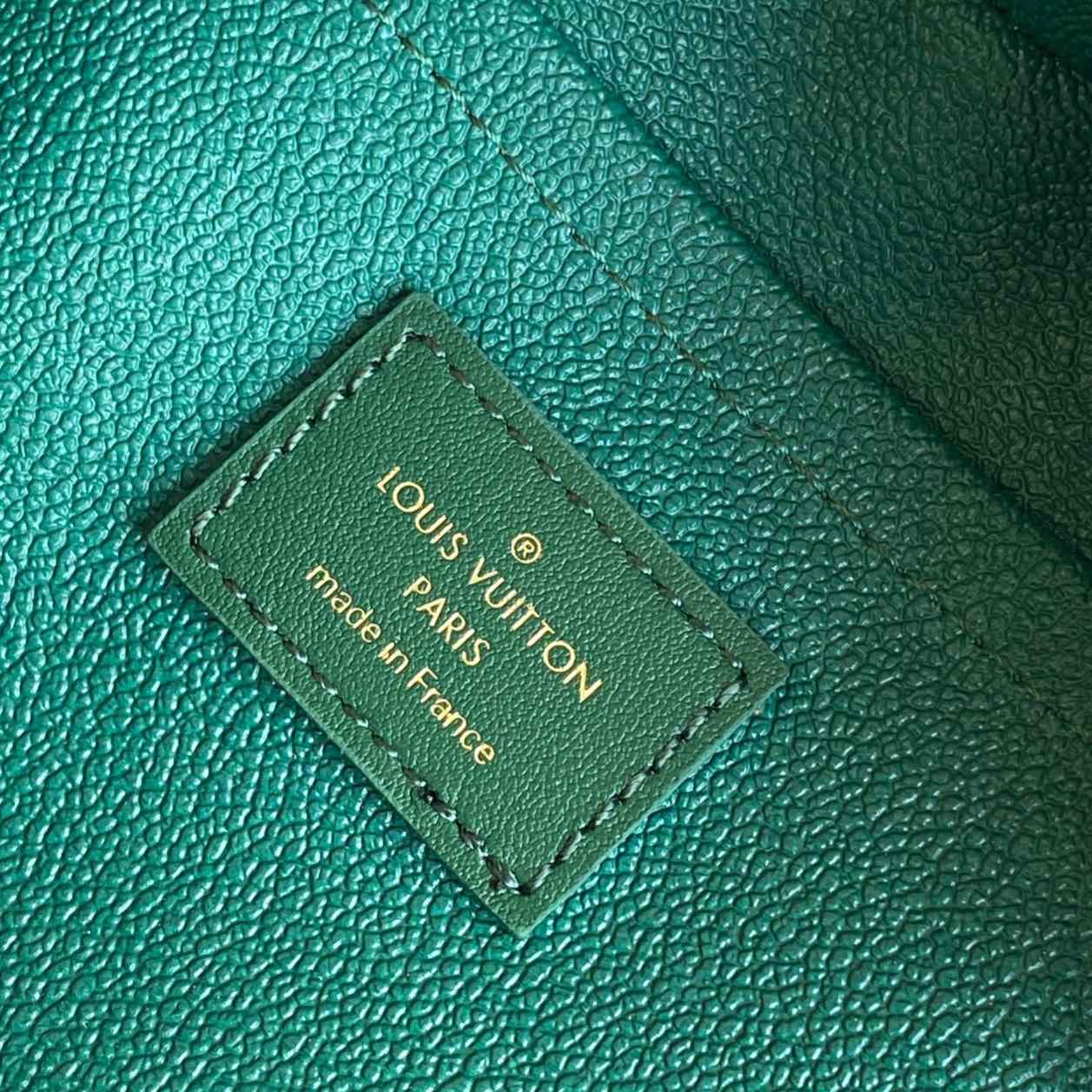 Louis Vuitton Locker Dopp Kit    M12688 - DopestKickz