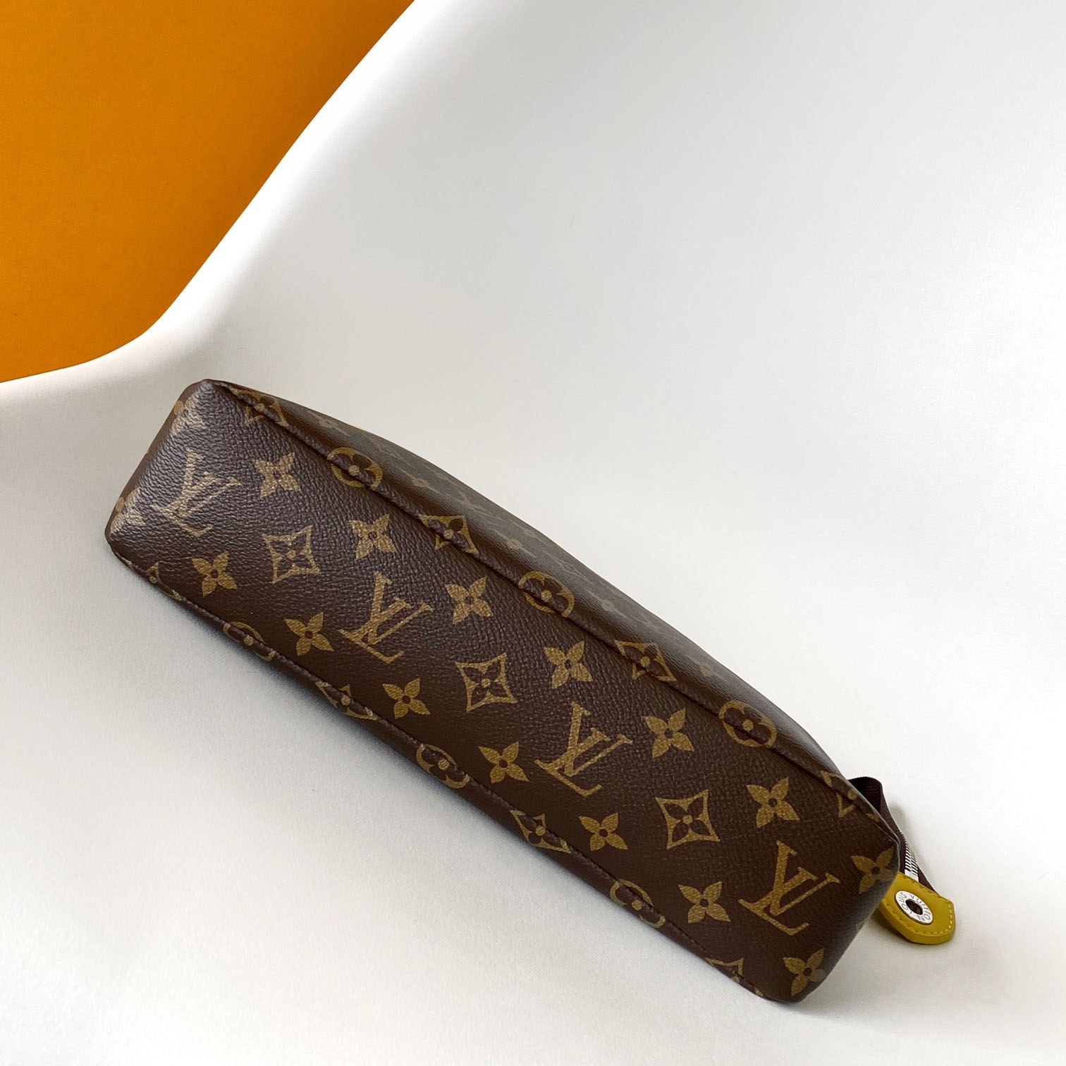 Louis Vuitton Pochette Voyage Souple    M13198 - DopestKickz