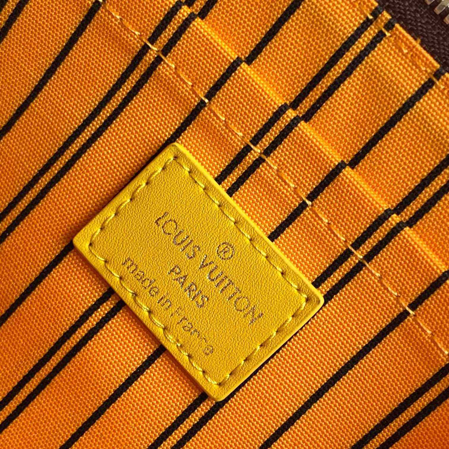 Louis Vuitton Pochette Voyage Souple    M13198 - DopestKickz