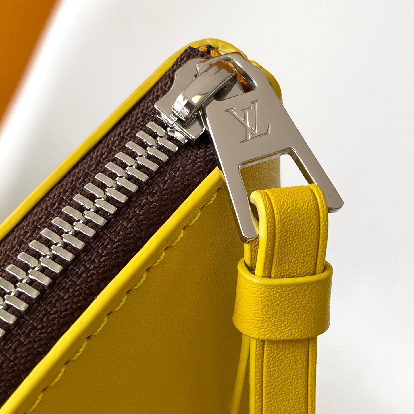 Louis Vuitton Pochette Voyage Souple    M13198 - DopestKickz