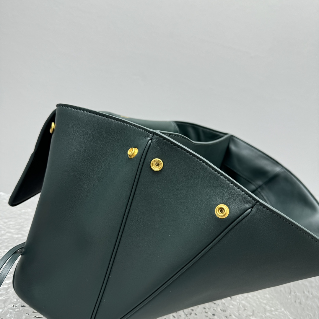Balenciaga Rodeo Medium Handbag In Pine Green - DopestKickz