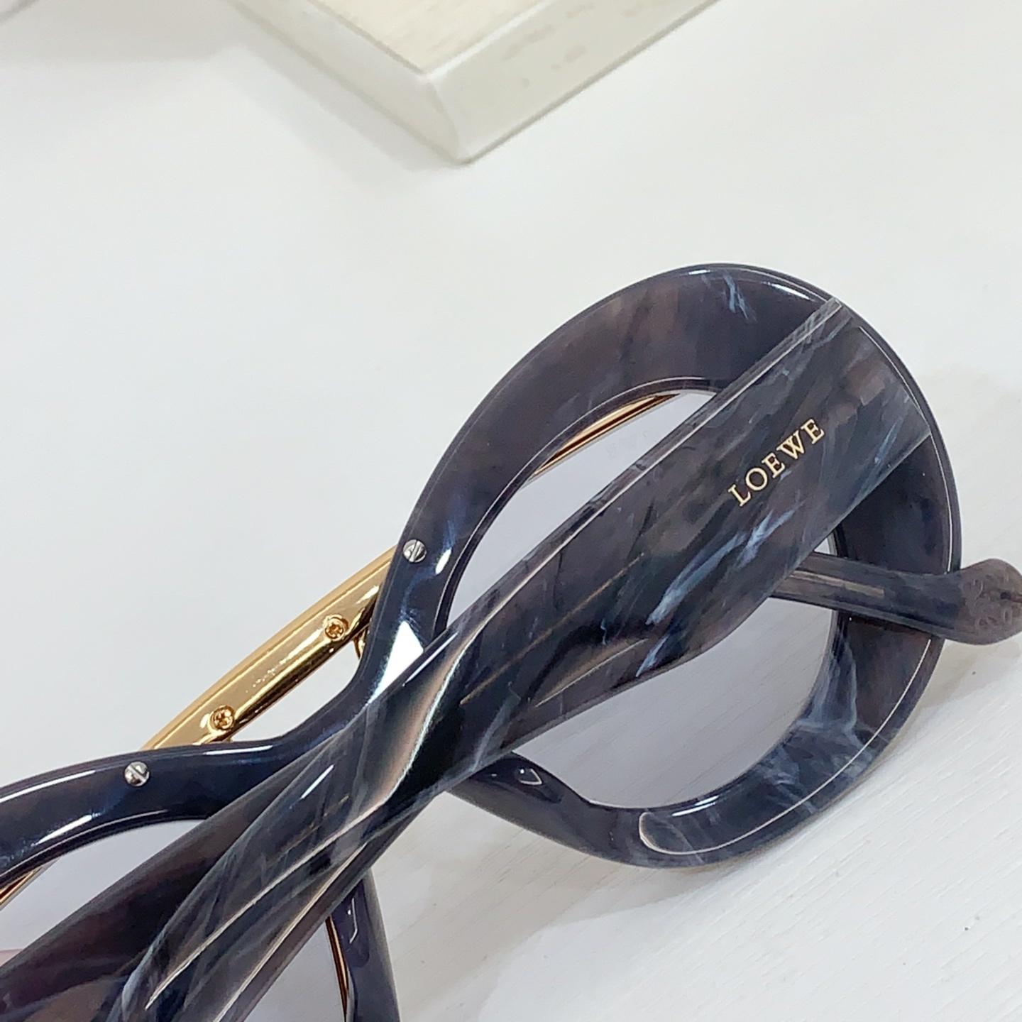 Loewe LW40120I Sunglasses   - DopestKickz