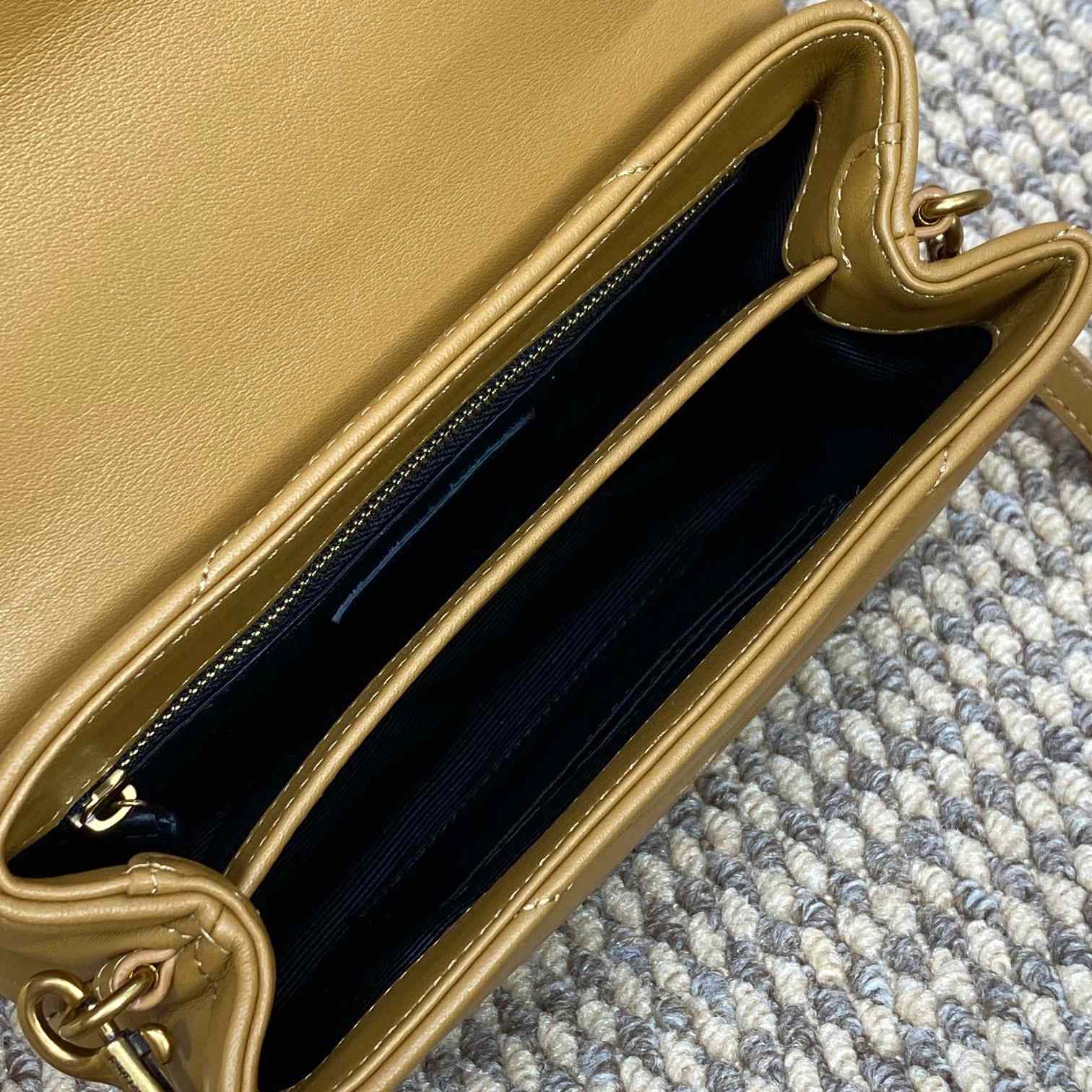 Saint Laurent Loulou Shoulder Bag   20x7x15cm - DopestKickz