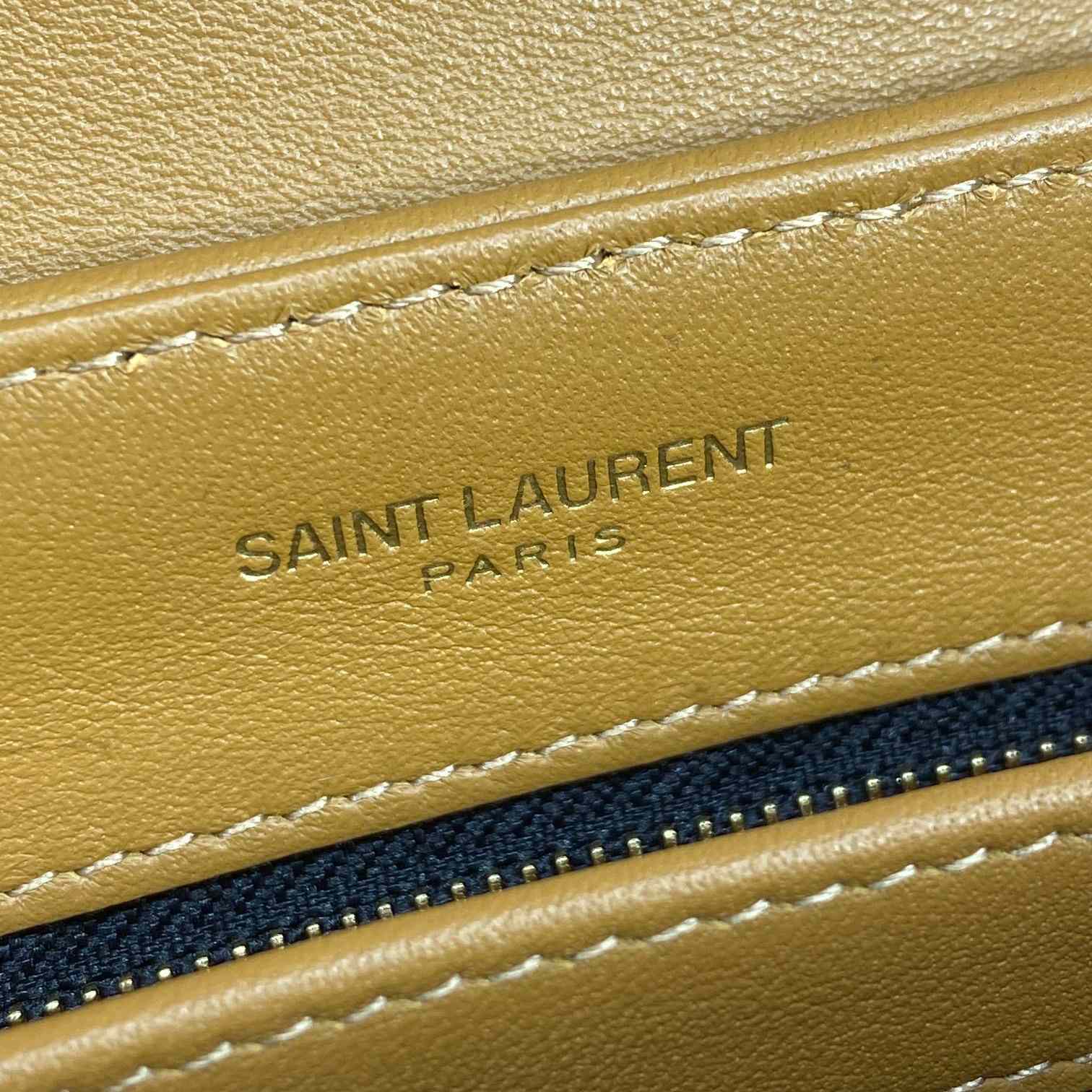 Saint Laurent Loulou Shoulder Bag   20x7x15cm - DopestKickz