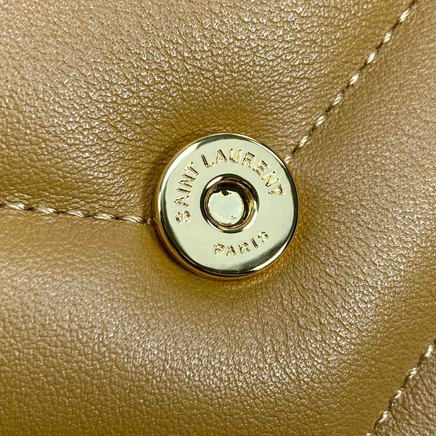 Saint Laurent Loulou Shoulder Bag   20x7x15cm - DopestKickz