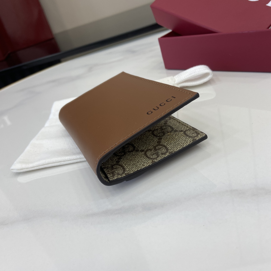 Gucci GG Emblem Bi-fold Embossed Card Case - DopestKickz