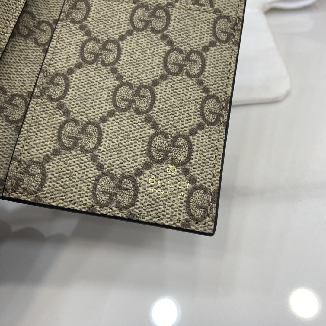 Gucci GG Emblem Bi-fold Embossed Card Case - DopestKickz
