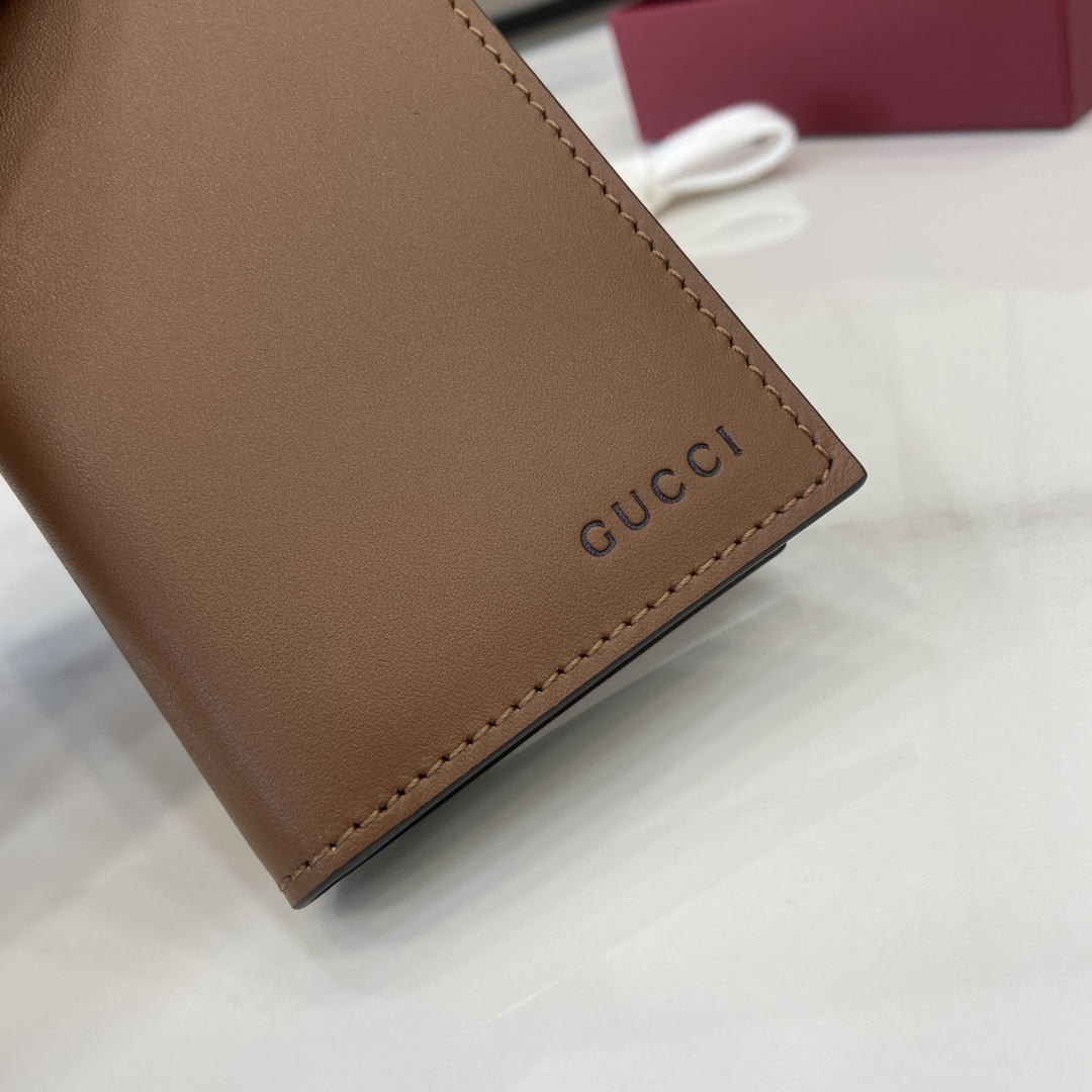 Gucci GG Emblem Bi-fold Embossed Card Case - DopestKickz