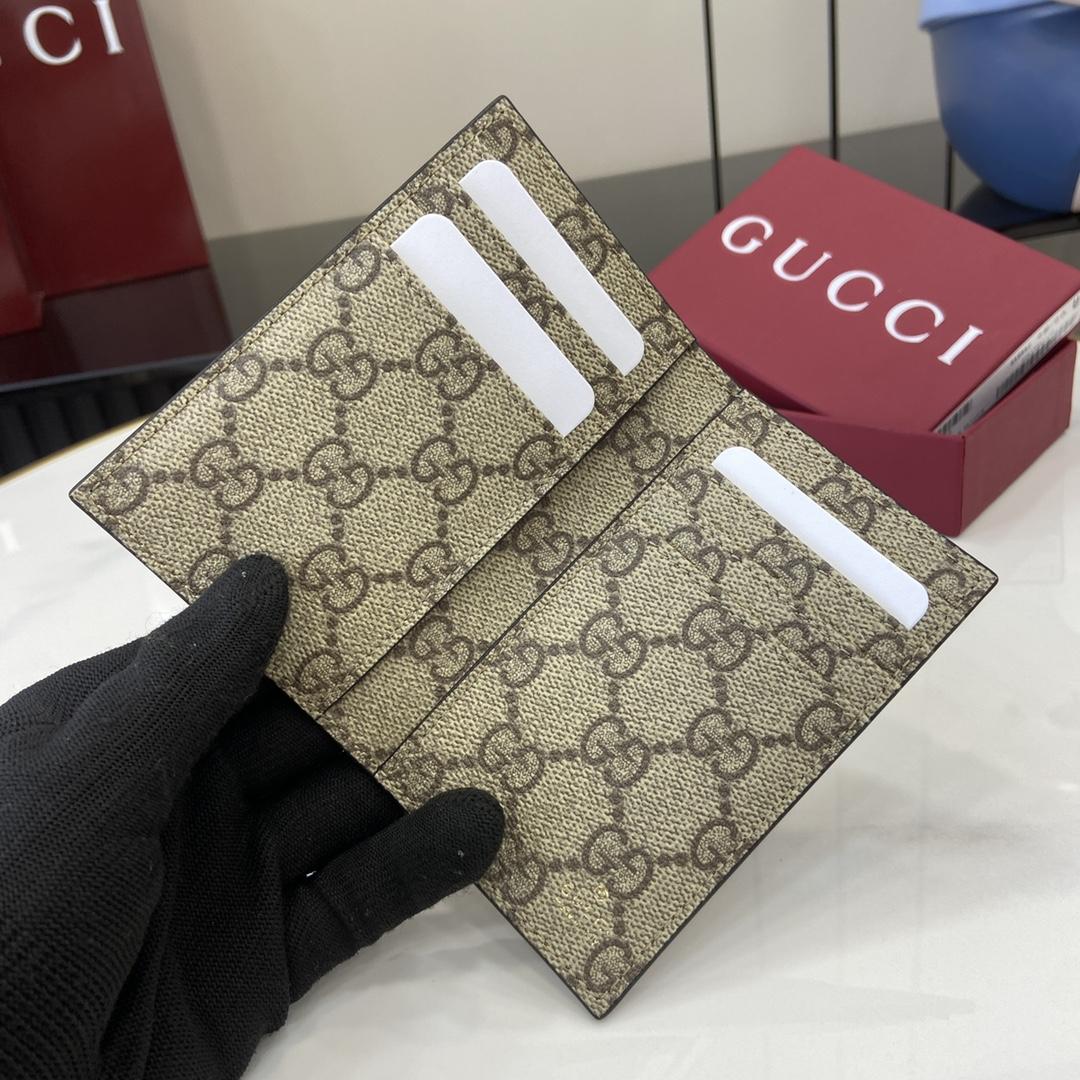 Gucci GG Emblem Bi-fold Embossed Card Case - DopestKickz