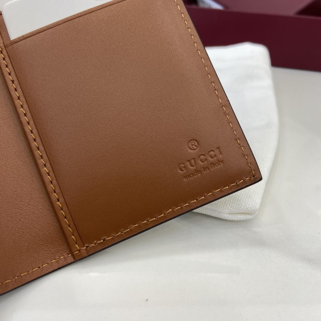 Gucci GG Emblem Bi-fold Card Case  - DopestKickz
