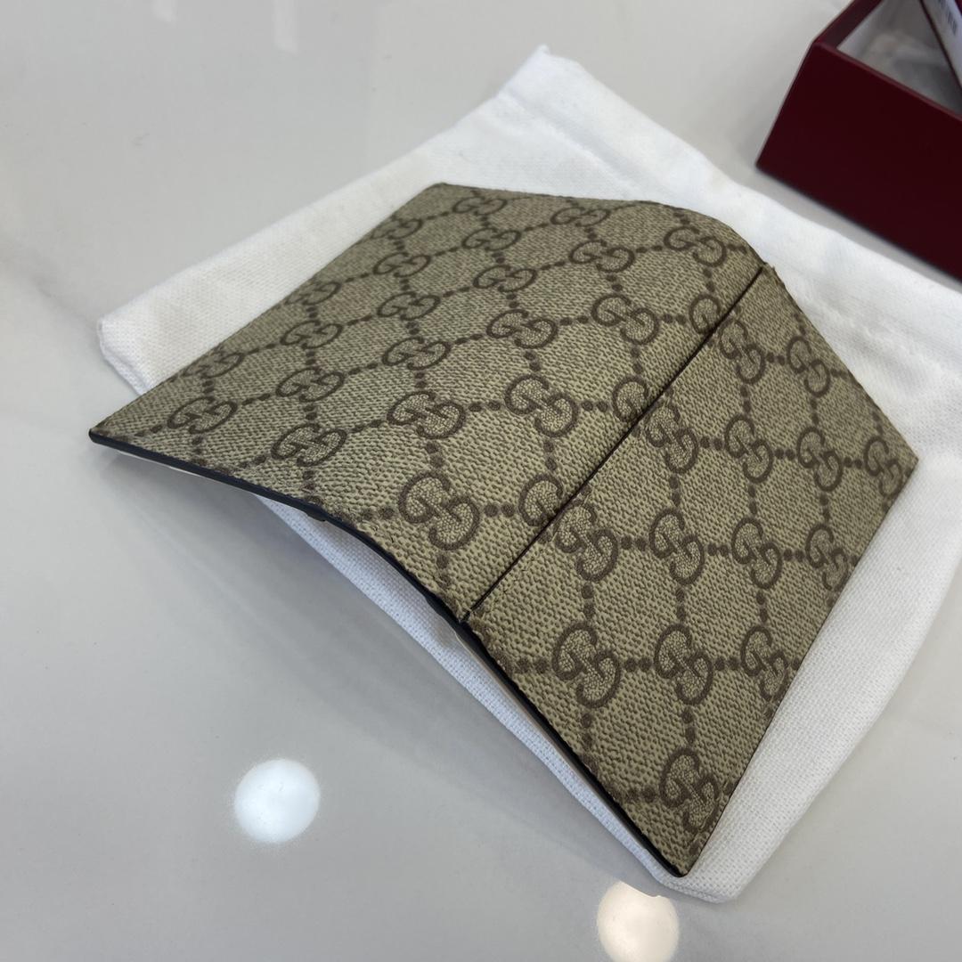Gucci GG Emblem Bi-fold Card Case  - DopestKickz