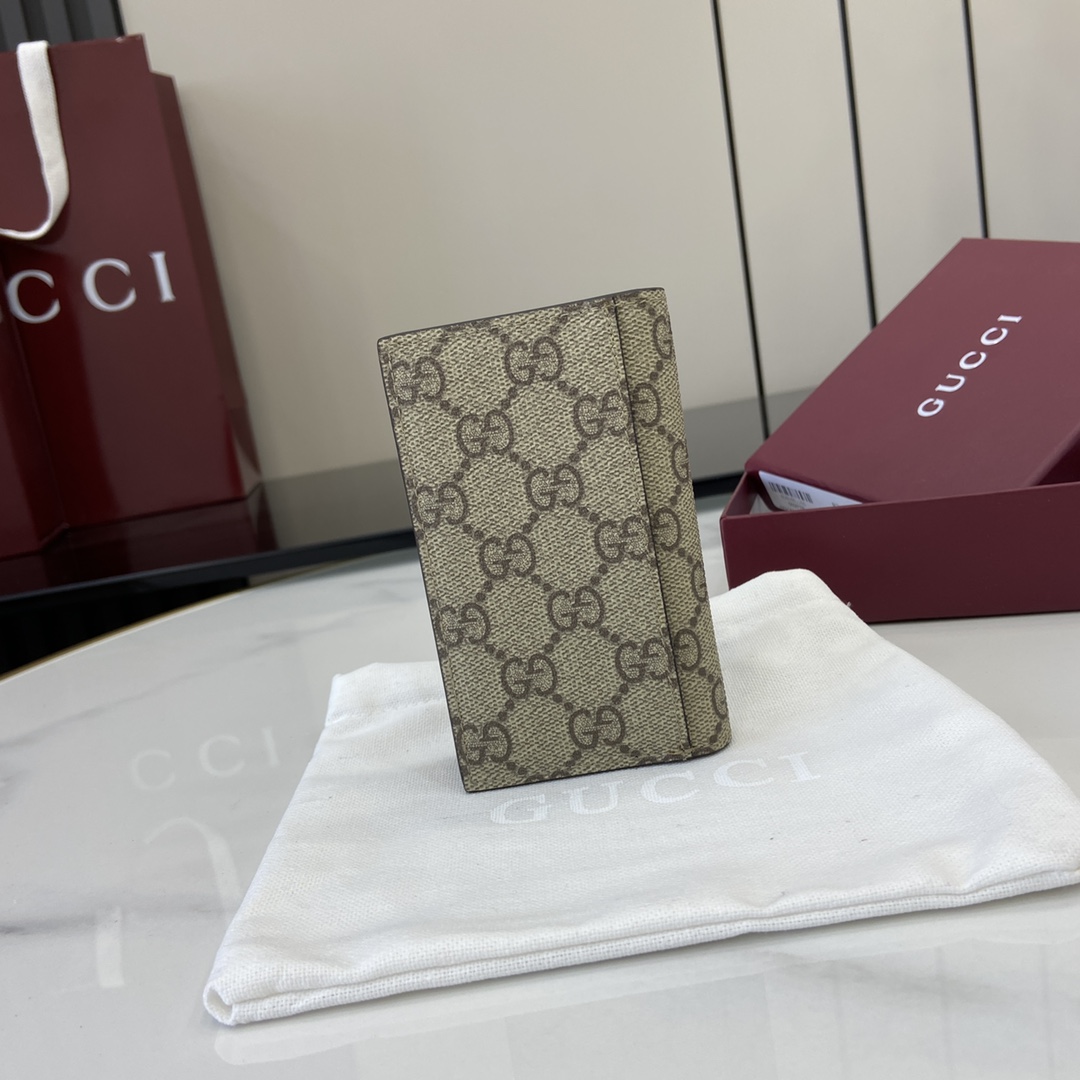 Gucci GG Emblem Bi-fold Card Case  - DopestKickz